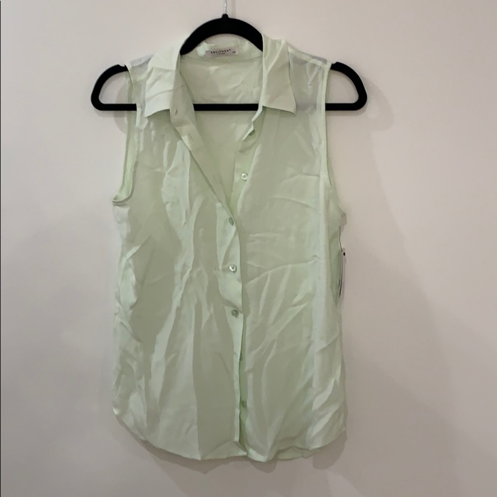 Equipment 100% silk sleeveless button up